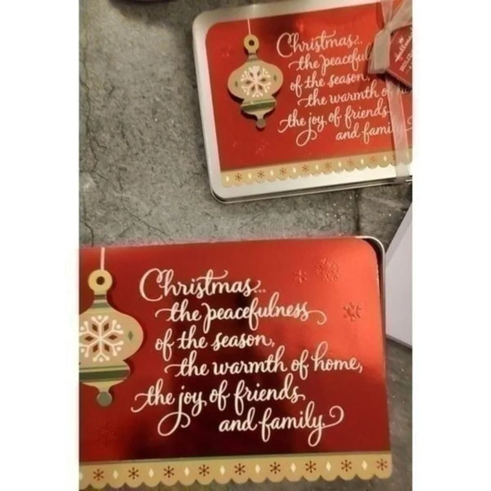 Hallmark Holiday Christmas‎ Cards Tin Ornament Design Season Friends Family